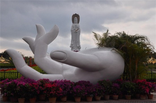 2025加盟中式快餐行业生意怎么样，加盟汉丽轩自助餐适合开在什么地方