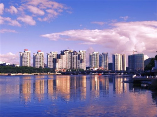 在金坛市加盟七号桌烧肉饭开店优势大吗，在金坛市适合夫妻店的中式快餐项目有哪些